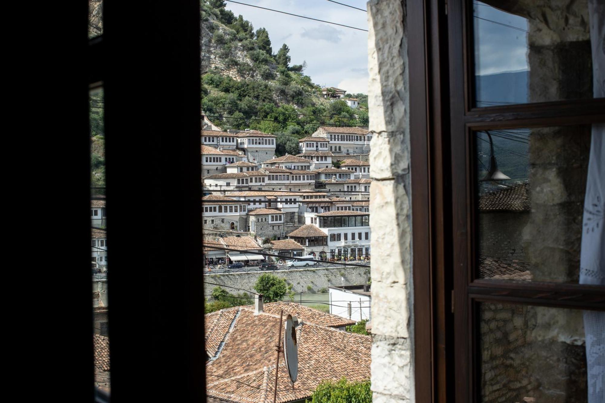 Vista Boutique Hotel Berat Eksteriør billede