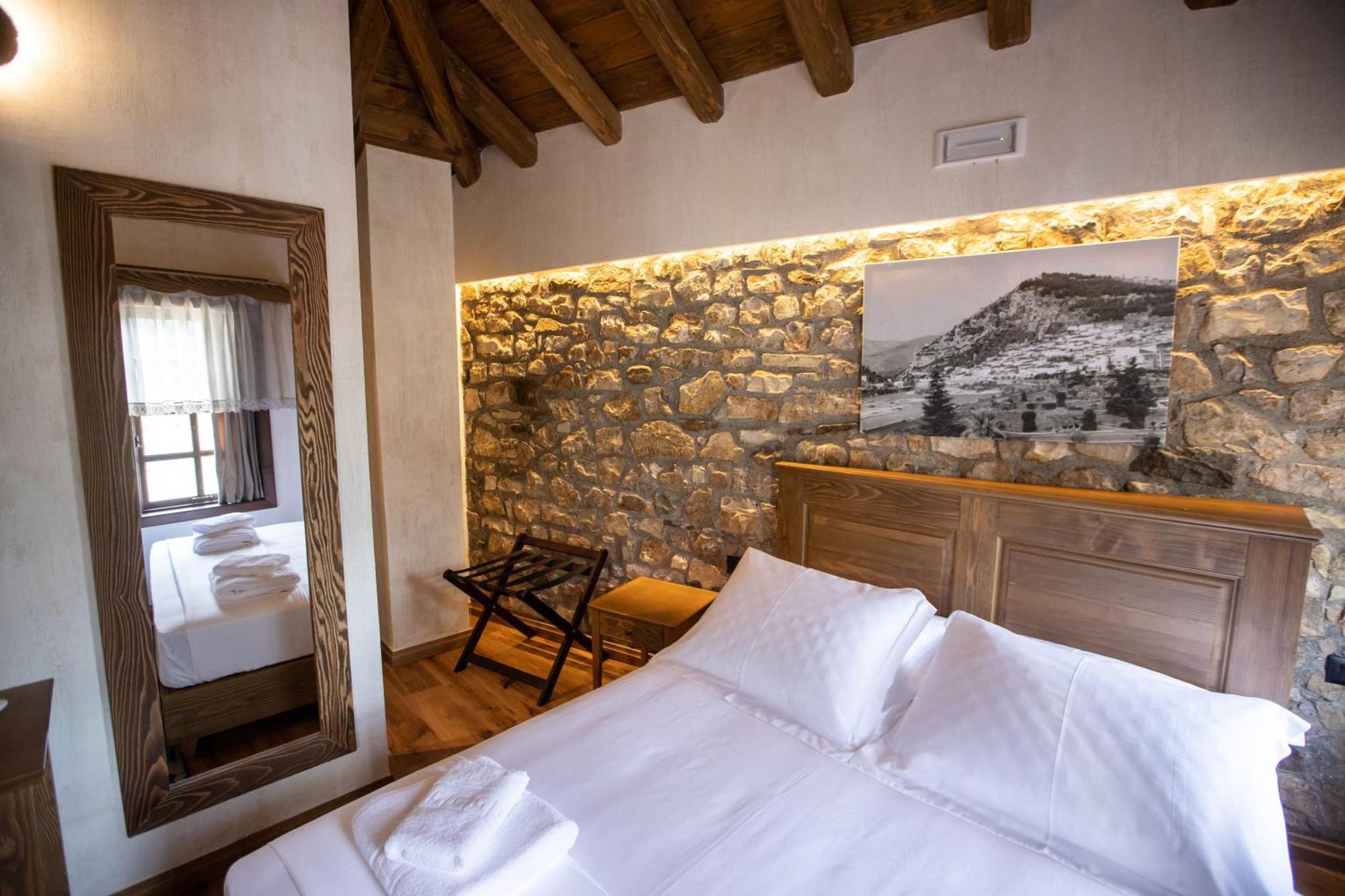 Vista Boutique Hotel Berat Eksteriør billede
