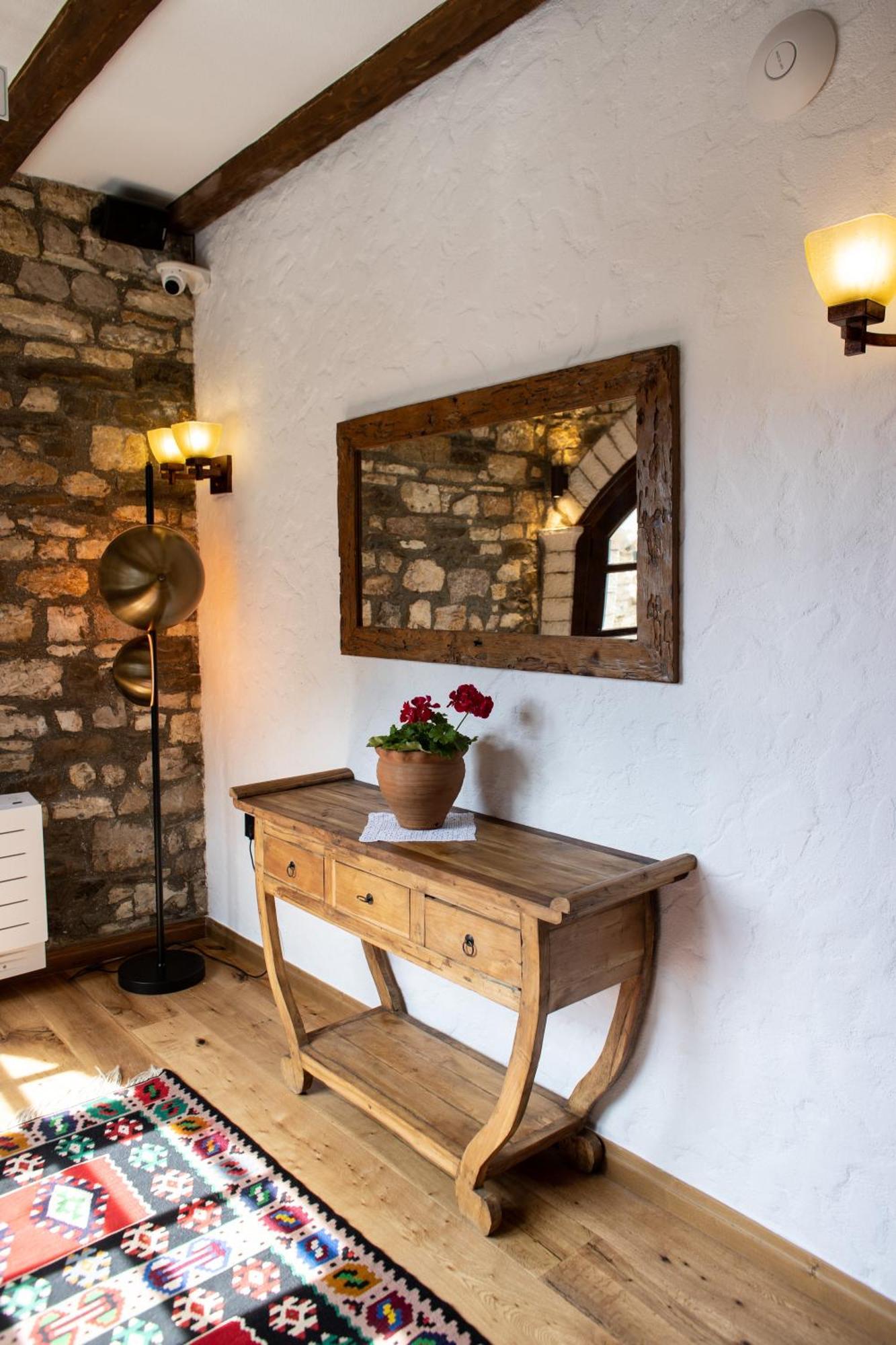 Vista Boutique Hotel Berat Eksteriør billede