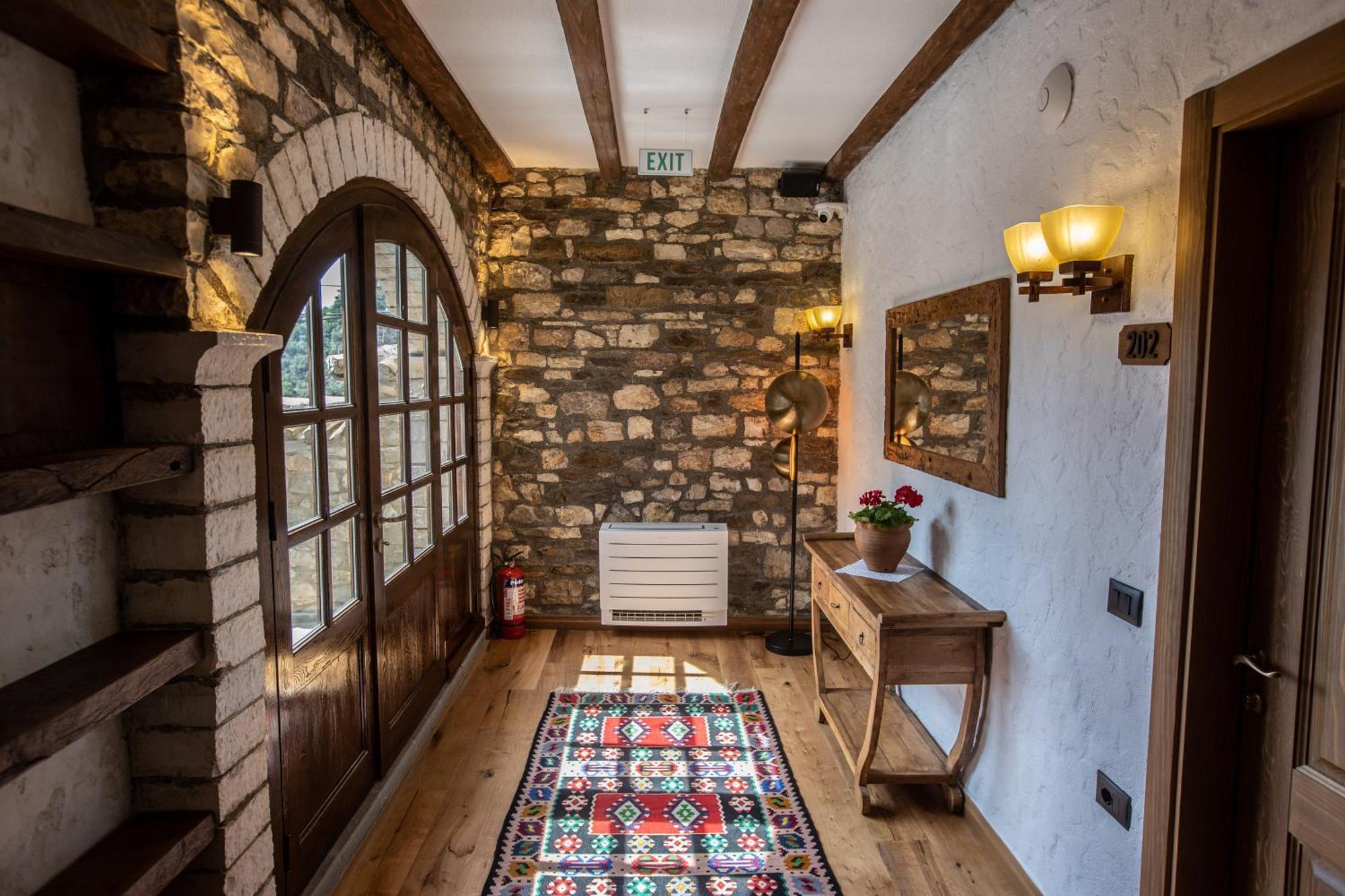 Vista Boutique Hotel Berat Eksteriør billede