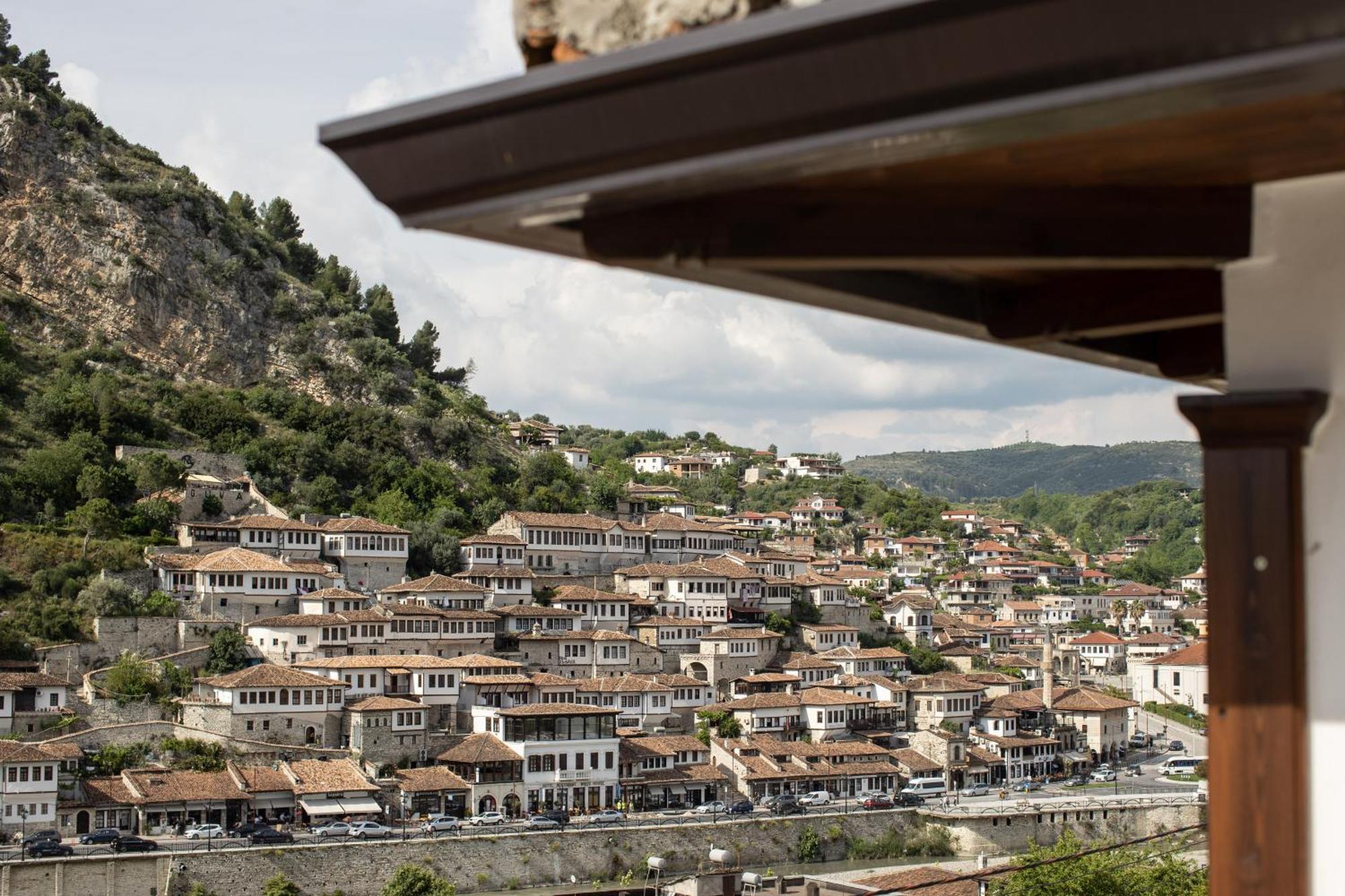 Vista Boutique Hotel Berat Eksteriør billede